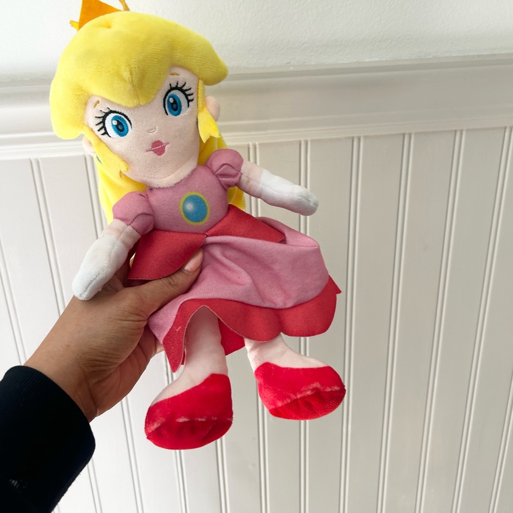 Super Mario Princess Peach Plush Doll with Pink Dress Nintendo